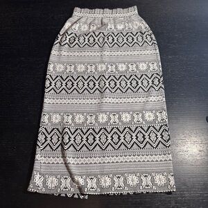 Geometric Pattern Pencil Skirt